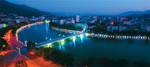 乐安县加盟炸鸡哪些项目比较适合新手，傻瓜大鸡排加盟在乐安县开店有哪些优势