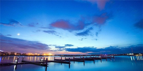 孩子取名能叫青莲吗女孩（青莲名字的含义）